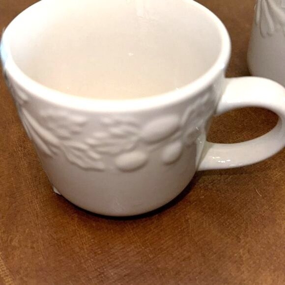 Set Of 4 White Embossed Fruit Pattern Ceramic Coffee Cups - Picture 4 of 8